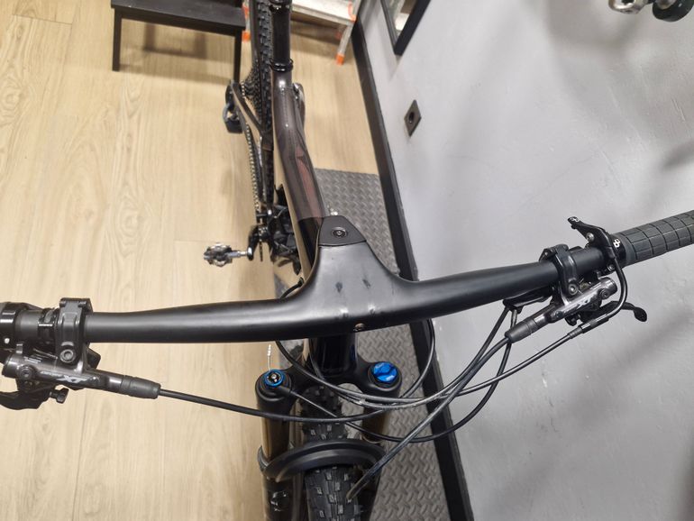 Used Orbea OIZ M11-AXS 2022 2022 Mountainbike, Black, 29 — image 7 of 8