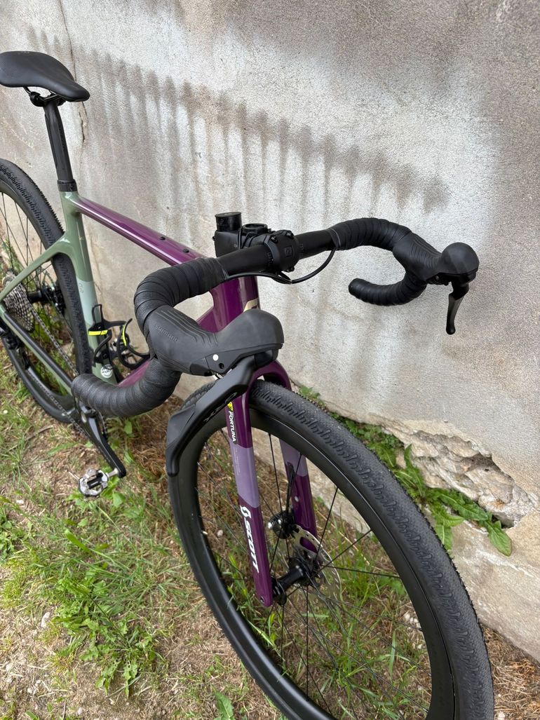 Used Scott Addict Gravel 40 2025 2025 Road & Gravel, Purple — image 4 of 10