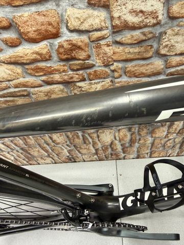 Used Giant Propel Advanced SL 2 2016 2016 Road & Gravel, Black — image 10 of 10