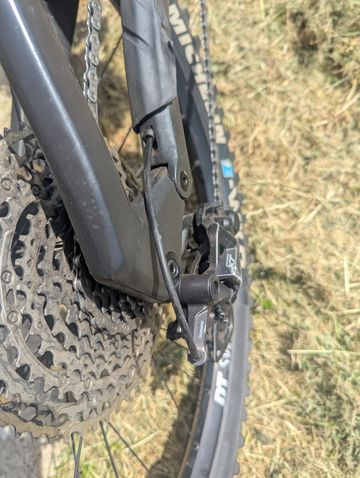 Rotwild R.X750 CORE 2022 2022 Mountainbike de segunda mano, Rojo — imagen 8 de 17