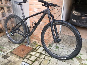 Used Trek Procaliber 9.7 2022 2022 Mountainbike, Black, 29 — image 2 of 5