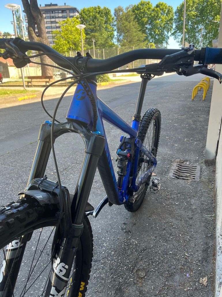 Used Ghost Riot AM Essential 2022 2022 Mountainbike, Azul — image 7 of 8
