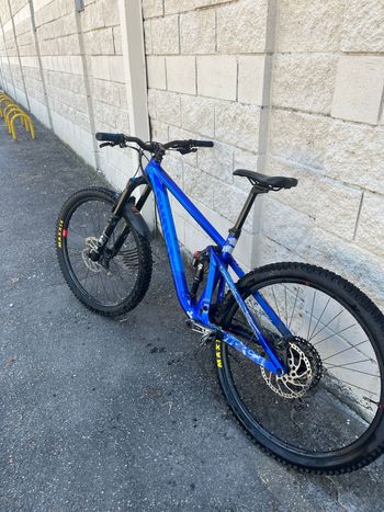 Used Ghost Riot AM Essential 2022 2022 Mountainbike, Azul — image 4 of 8