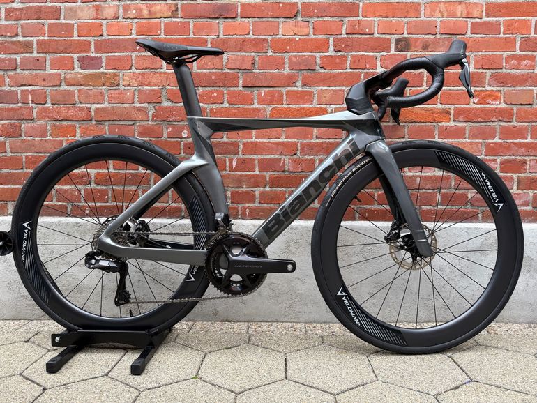 Used Bianchi Oltre Comp Ultegra Di2 2024 2024 Road & Gravel, Light Gray — image 1 of 15
