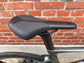 Used Bianchi Oltre Comp Ultegra Di2 2024 2024 Road & Gravel, Light Gray — image 9 of 15