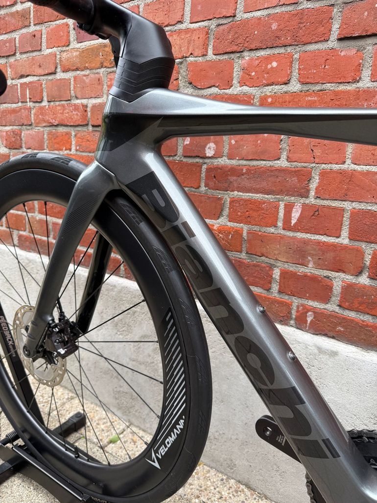 Used Bianchi Oltre Comp Ultegra Di2 2024 2024 Road & Gravel, Light Gray — image 14 of 15