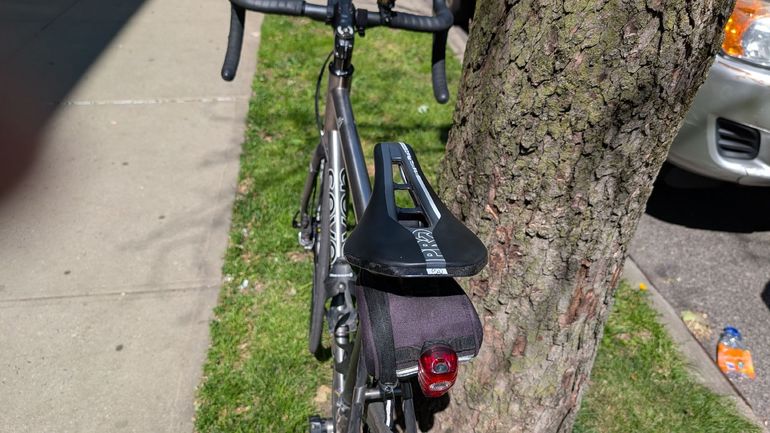 Used Seven Cycles Seven Cycles Custom Shimano Ultegra Di2 2015 Road & Gravel, Light Gray — image 4 of 8