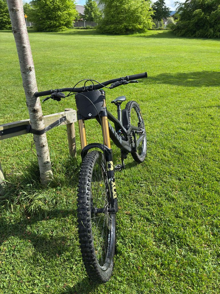 Used Canyon Sender CFR 29 2024 2024 Mountainbike, Black, 29 — image 5 of 13