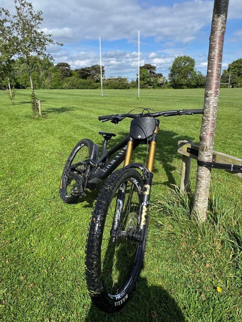 Used Canyon Sender CFR 29 2024 2024 Mountainbike, Black, 29 — image 11 of 13