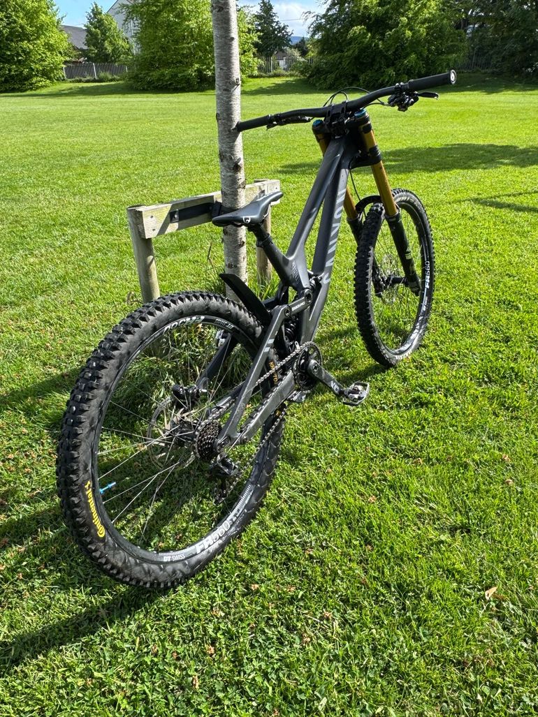 Used Canyon Sender CFR 29 2024 2024 Mountainbike, Black, 29 — image 8 of 13