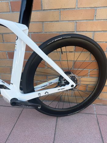Used Trek Madone SL 7 AXS 2022 2022 Road & Gravel, White — image 16 of 16