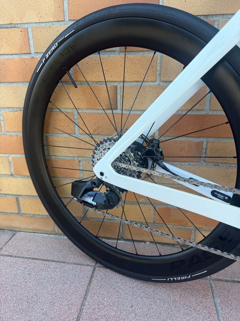 Used Trek Madone SL 7 AXS 2022 2022 Road & Gravel, White — image 7 of 16