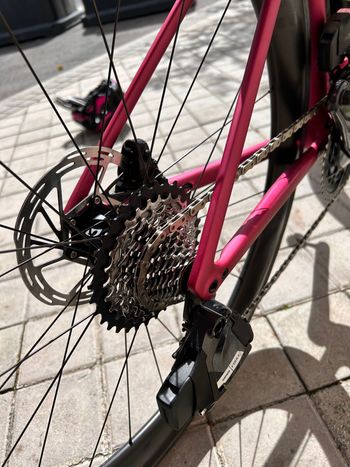 Used Specialized Tarmac SL8 Pro - SRAM Force AXS 2026 2026 Road & Gravel, Red — image 3 of 5