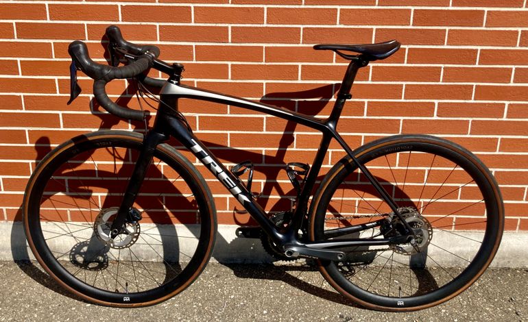 Used Trek Émonda SLR 8 2020 Road & Gravel, Black — image 3 of 7