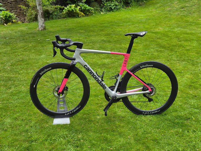 Used Cannondale SuperSix EVO Hi-MOD 2 2023 2023 Road & Gravel — image 1 of 11