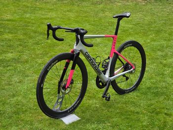 Used Cannondale SuperSix EVO Hi-MOD 2 2023 2023 Road & Gravel — image 9 of 11