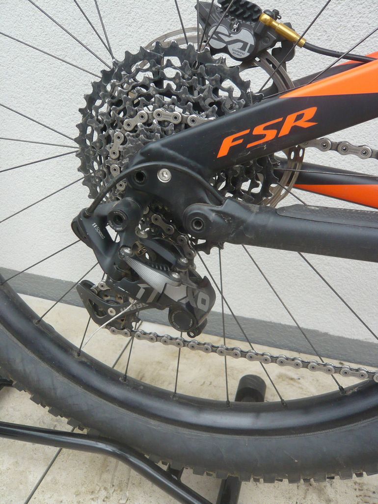 Used Specialized Men's Turbo Levo FSR Expert Carbon 6Fattie/29 2018 2018 Mountainbike, Orange, 29 — image 7 of 11