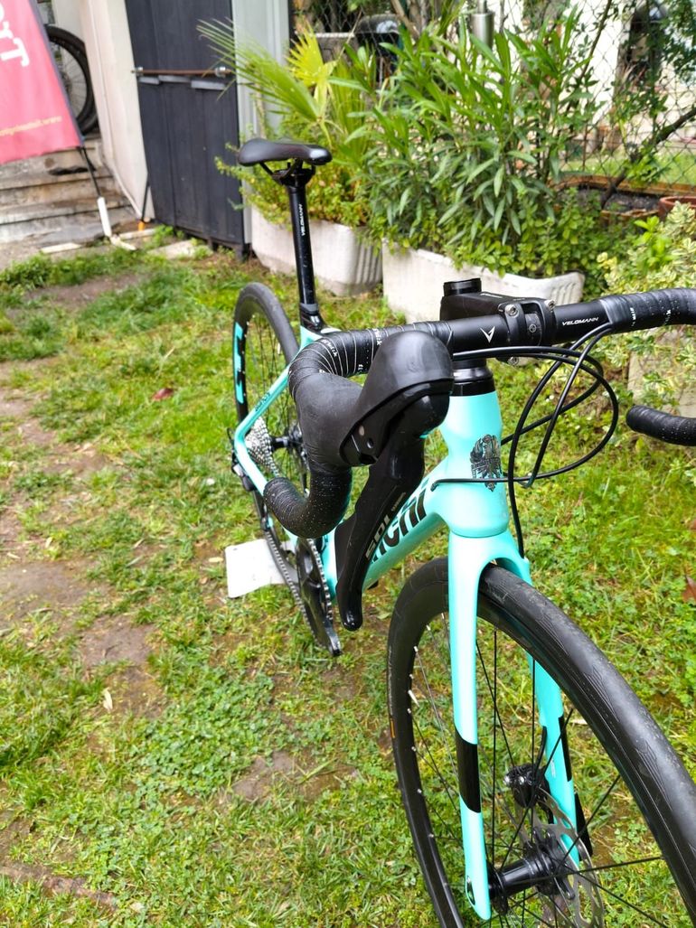 Used Bianchi Infinito XE 105 2024 2024 Road & Gravel, Blue — image 5 of 6