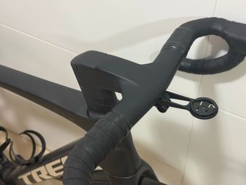 Used Trek Madone SL 6 Gen 8 2025 2025 Road & Gravel, Black — image 5 of 10