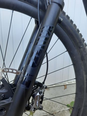 Used Trek Fuel EX 9.8 XT Gen 6 2023 2023 Mountainbike, Black, 29 — image 10 of 11