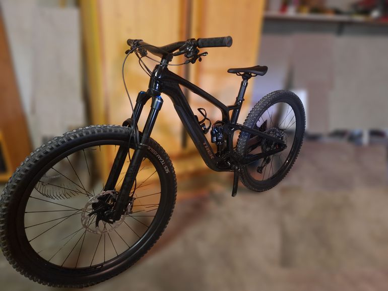 Used Trek Fuel EX 9.8 XT Gen 6 2023 2023 Mountainbike — image 2 of 6