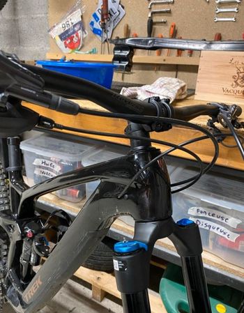 Used Trek Fuel EX 9.8 XT Gen 6 2023 2023 Mountainbike — image 5 of 6