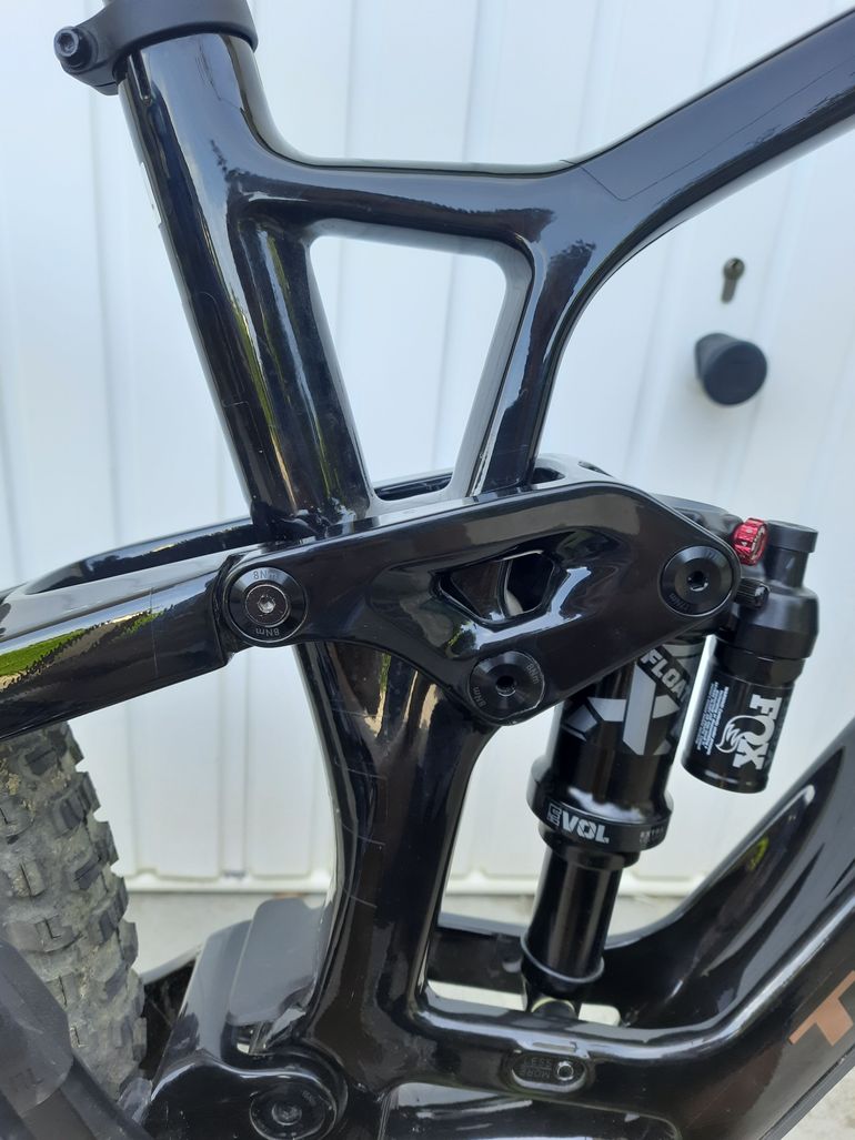 Used Trek Fuel EX 9.8 XT Gen 6 2023 2023 Mountainbike, Black, 29 — image 6 of 11