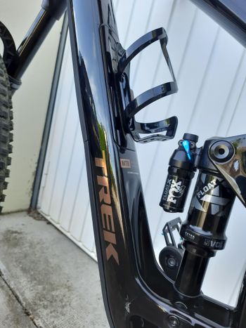 Used Trek Fuel EX 9.8 XT Gen 6 2023 2023 Mountainbike, Black, 29 — image 8 of 11