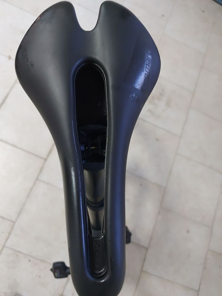 Used Liotto AQUILA AERO DISC 2020 2020 Road & Gravel, Black — image 8 of 9