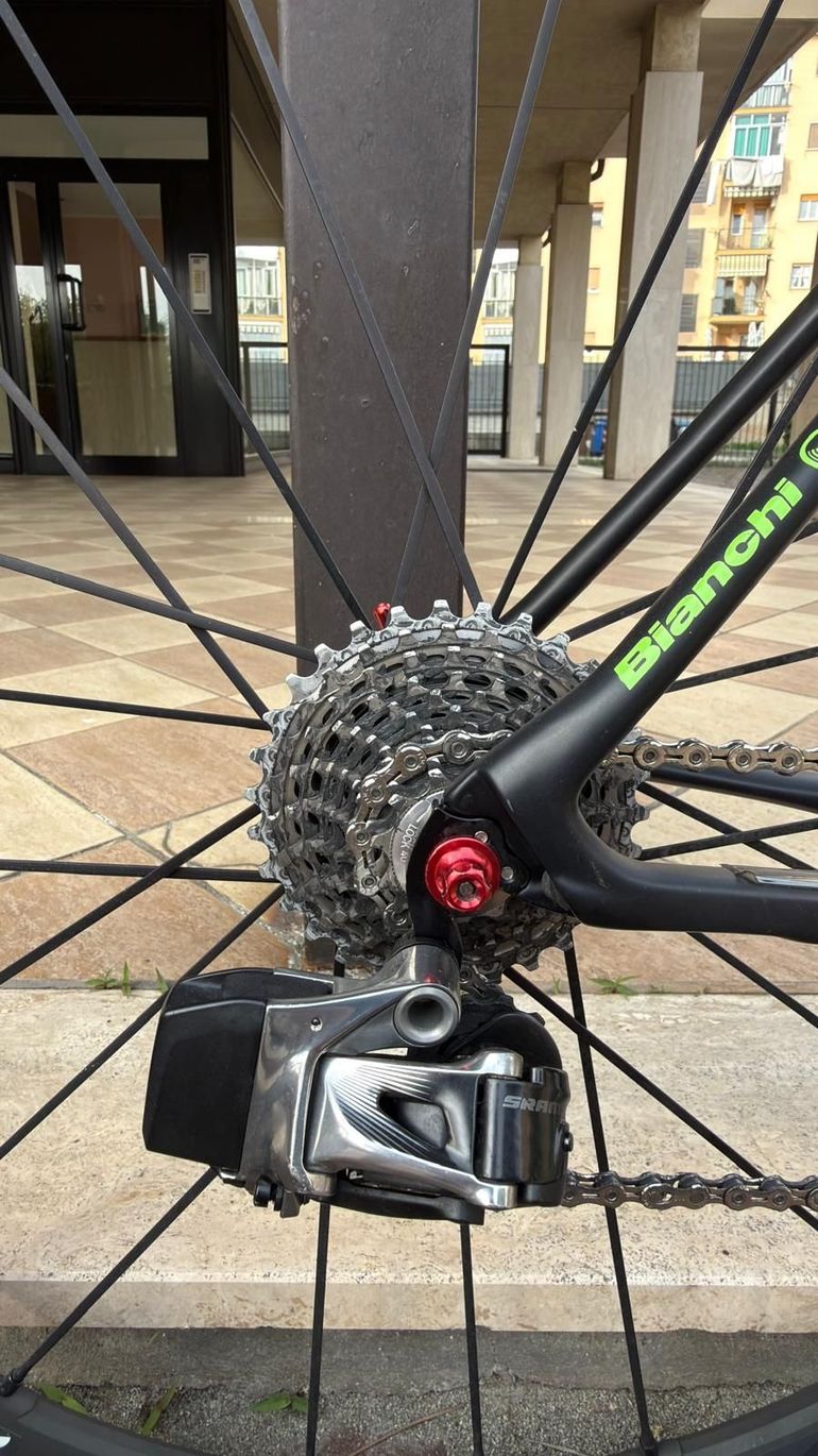 Used Bianchi Specialissima Sram eTap 2017 2017 Road & Gravel, Schwarz — image 3 of 9