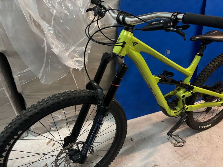 Used YT YT Custom Shimano Deore 2024 Mountainbike — image 2 of 9