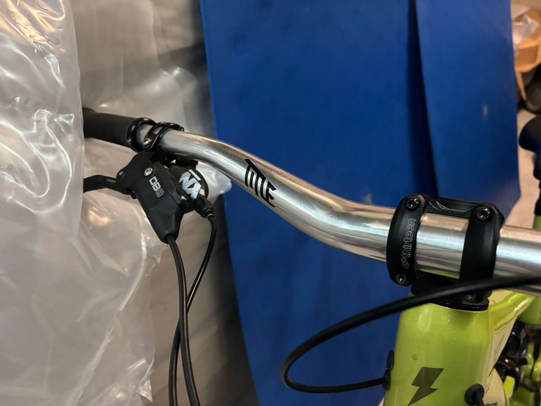 Used YT YT Custom Shimano Deore 2024 Mountainbike — image 5 of 9