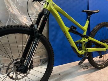 Used YT YT Custom Shimano Deore 2024 Mountainbike — image 8 of 9