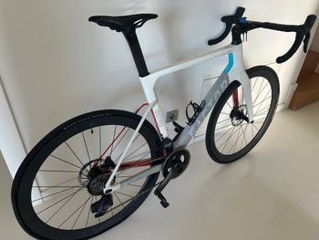 Used Factor OSTRO VAM SRAM Force eTap AXS 2023 2023 Road & Gravel, White — image 2 of 5