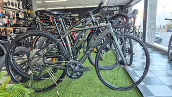 Used Canyon Endurace CF SL Disc 8.0 SL 2022 2022 Road & Gravel, Green — image 3 of 10