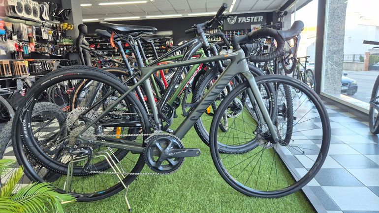 Used Canyon Endurace CF SL Disc 8.0 SL 2022 2022 Road & Gravel, Green — image 3 of 10