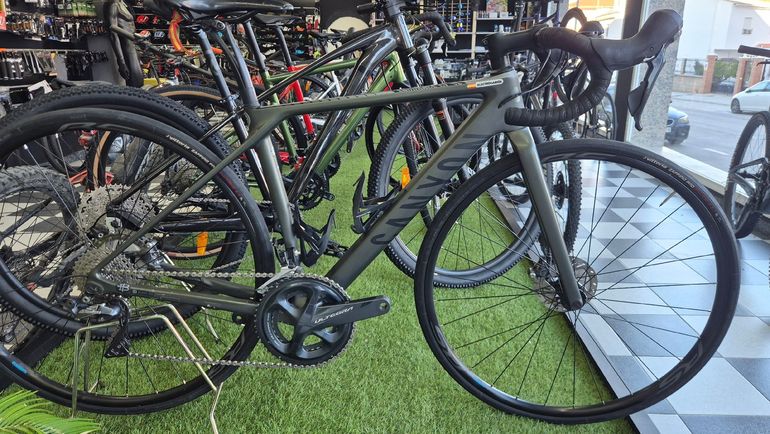 Used Canyon Endurace CF SL Disc 8.0 SL 2022 2022 Road & Gravel, Green — image 5 of 10