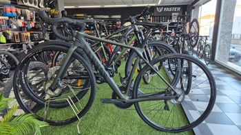Used Canyon Endurace CF SL Disc 8.0 SL 2022 2022 Road & Gravel, Green — image 6 of 10