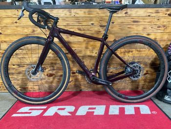 Used Pivot VAULT Team Force w/ Carbon Wheels 2022 2022 Road & Gravel, Red — image 3 of 7