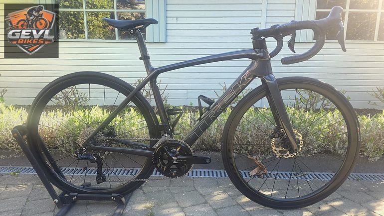 Used Trek Émonda SL 6 Pro Di2 2023 2023 Road & Gravel, Schwarz — image 1 of 15