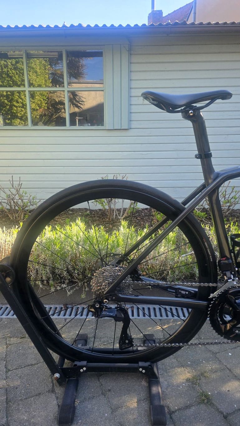 Used Trek Émonda SL 6 Pro Di2 2023 2023 Road & Gravel, Schwarz — image 6 of 15