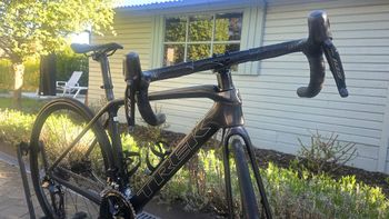 Used Trek Émonda SL 6 Pro Di2 2023 2023 Road & Gravel, Schwarz — image 10 of 15