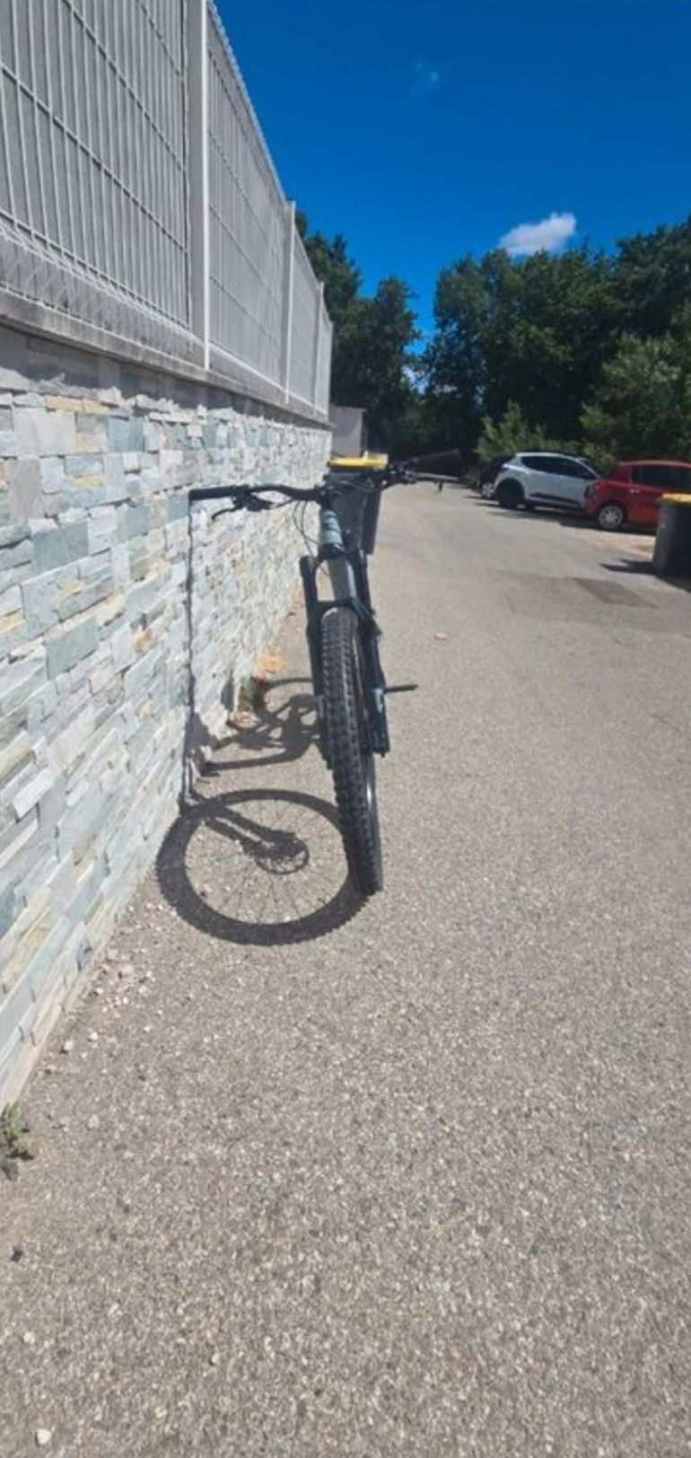 Used Haro Greer Alloy 1 2025 2025 Mountainbike, Light Gray — image 6 of 7