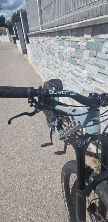 Used Haro Greer Alloy 1 2025 2025 Mountainbike, Light Gray — image 7 of 7