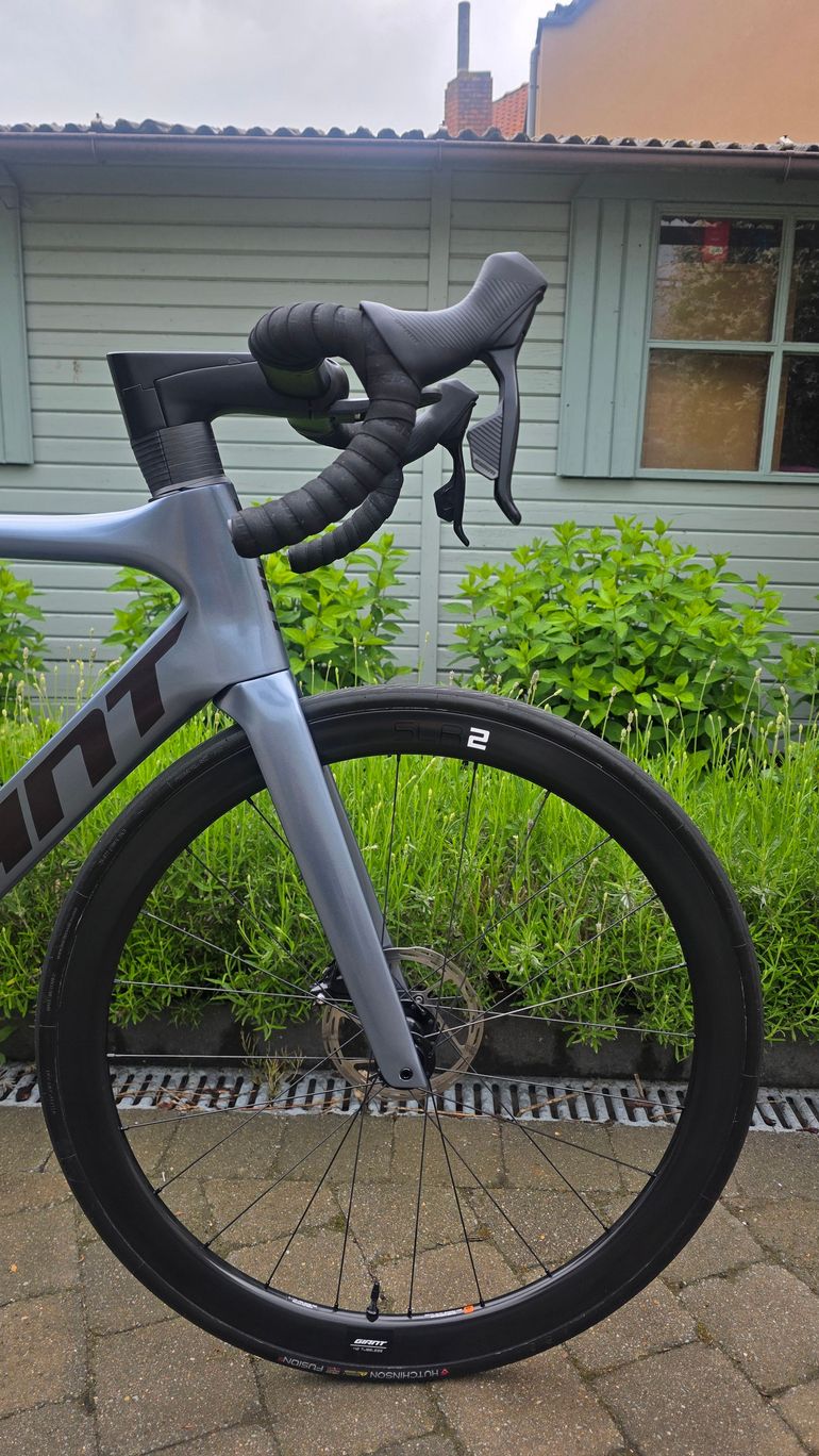 Used Giant Propel Advanced 1 2023 2023 Road & Gravel, Light Gray — image 5 of 15