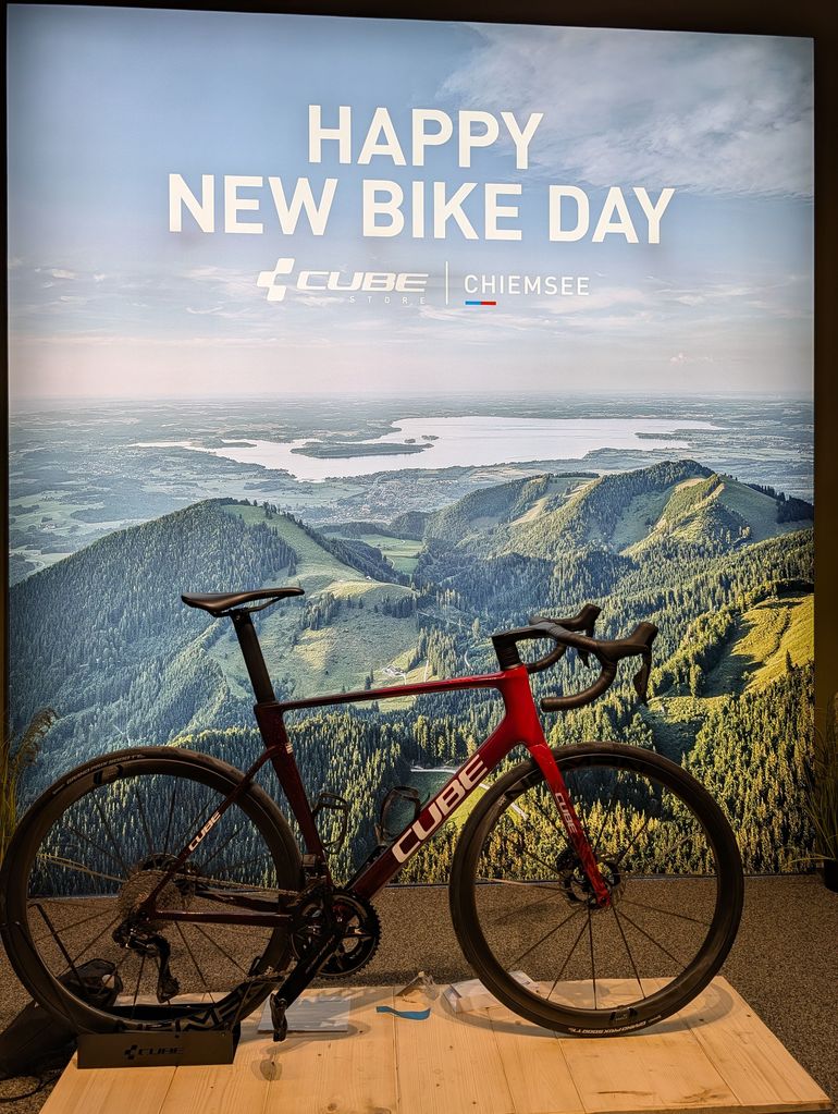 Used CUBE LITENING AIR C:68X, SLT 2025 2025 Road & Gravel, Red — image 2 of 3