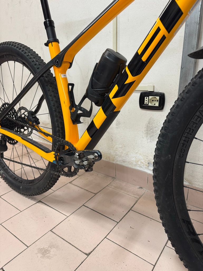 Used Trek Procaliber 9.7 2021 2021 Mountainbike, Orange, 29 — image 4 of 4