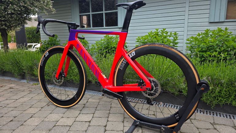 Used Canyon Aeroad CF SLX 7 eTap 2024 2024 Road & Gravel, Red — image 17 of 17