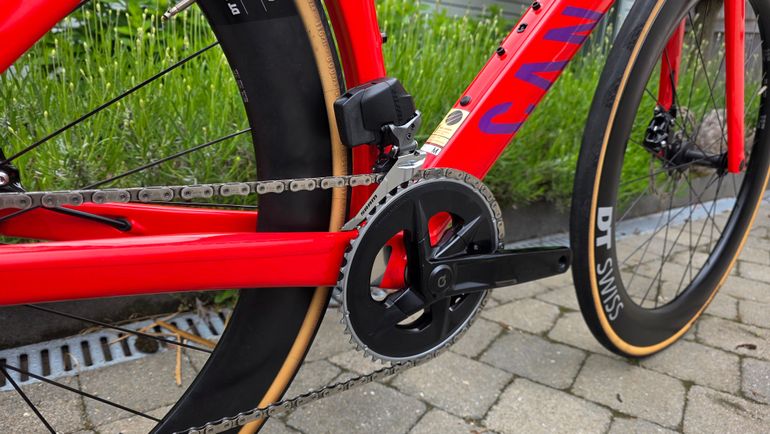 Used Canyon Aeroad CF SLX 7 eTap 2024 2024 Road & Gravel, Red — image 7 of 17