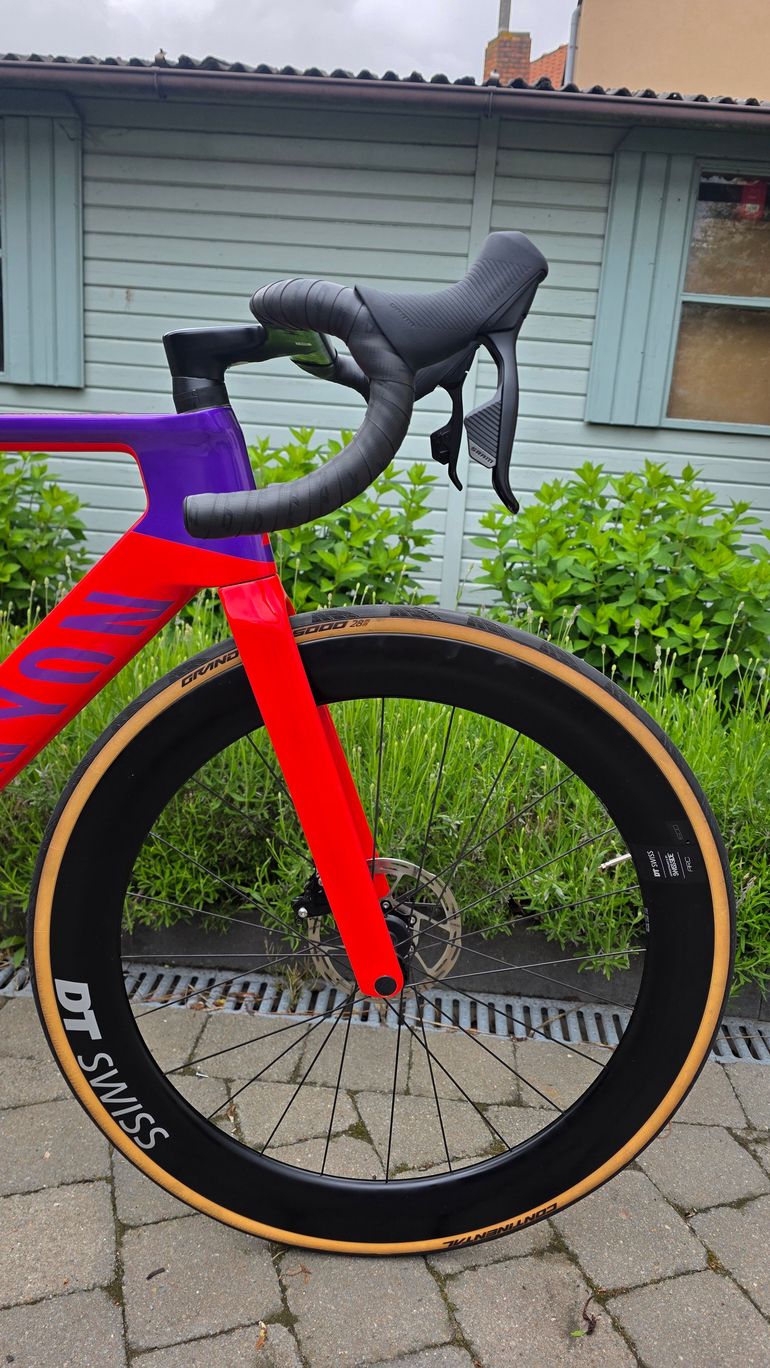 Used Canyon Aeroad CF SLX 7 eTap 2024 2024 Road & Gravel, Red — image 5 of 17